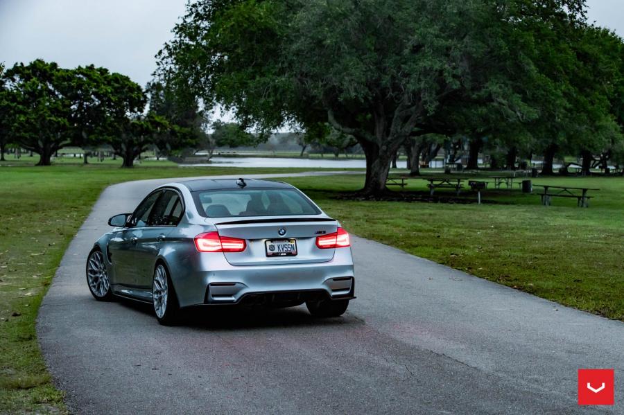  BMW M3 Sedan on Vossen Wheels (HF-2) 2019 года  (фото 24 из 25)